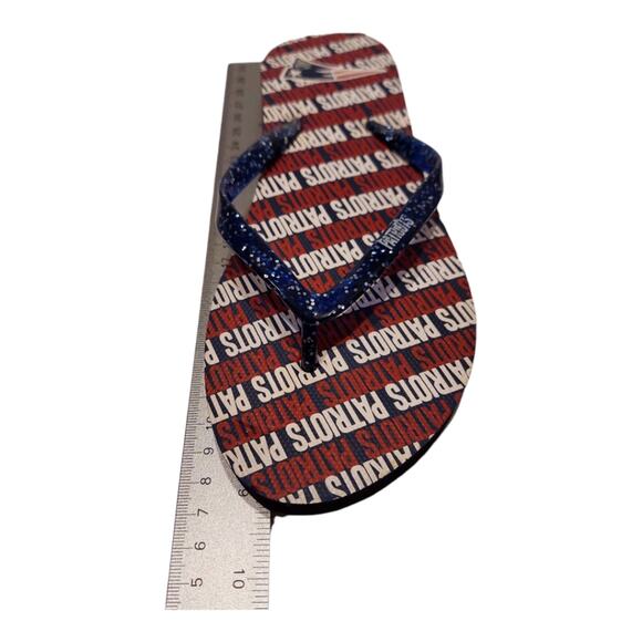 New England Patriot's Logo Team Spirit NFL Flip Flop Sandals Size Small - Picture 6 of 7